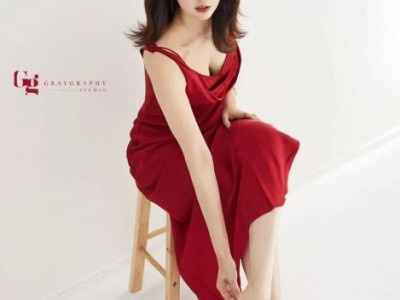 드레스 입은 조수빈 아나운서