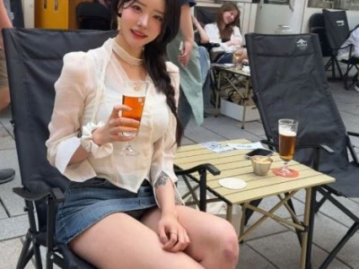 [스포츠중계 좀비티비] 팬티 보일거같은 치마