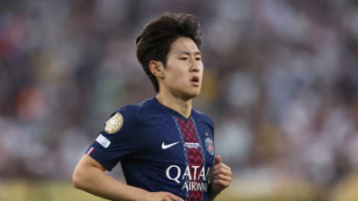[스포츠중계 좀비티비] 이강인, 또 벤치만 지켰다…PSG 8강전 결장 속 “내 미래 나도 몰라”