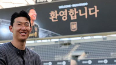 [스포츠중계 좀비티비] 손흥민 입단식, 현장 웃음과 정적을 동시에 만든 ‘뜻밖의 한마디’