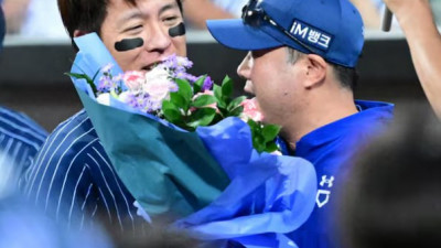 [스포츠중계 좀비티비] 강민호, KBO 포수 최초 통산 350홈런…역사의 한 페이지 장식